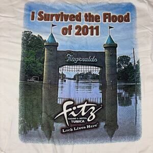 Fitz Casino 2011 I Survived The Flood T-shirt Men’s White NWOT 2XL